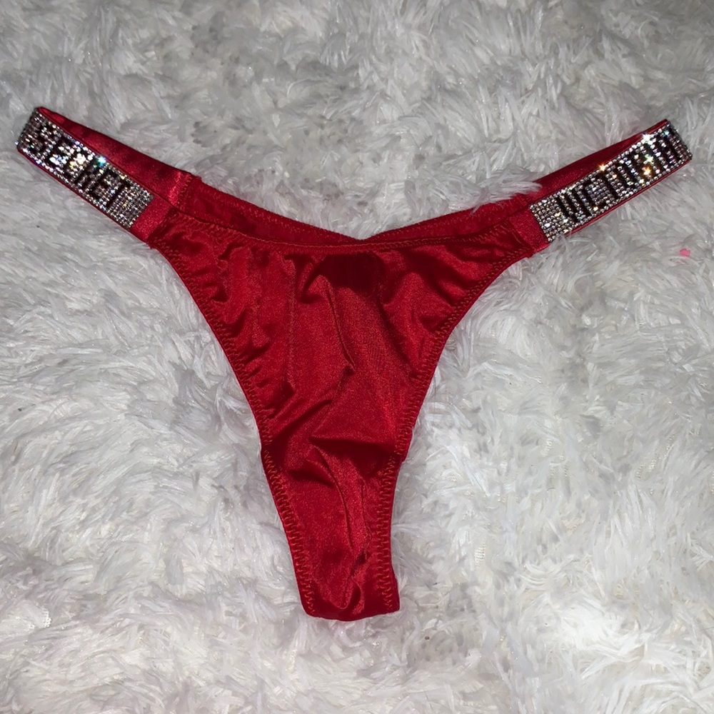 Shine strap thong